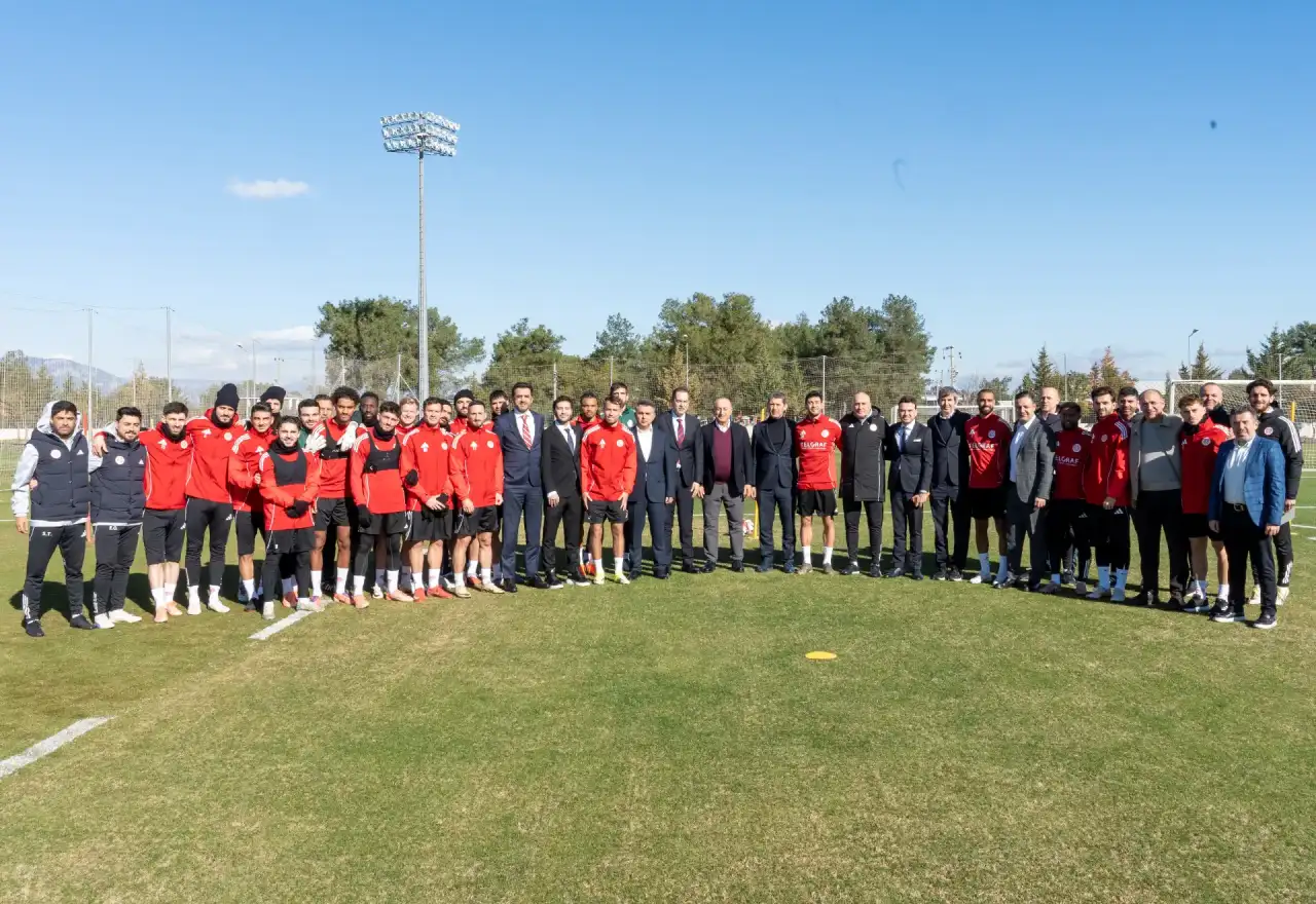 AK Parti Antalya Yönetiminden Antalyaspor’da Kritik Ziyaret! 10